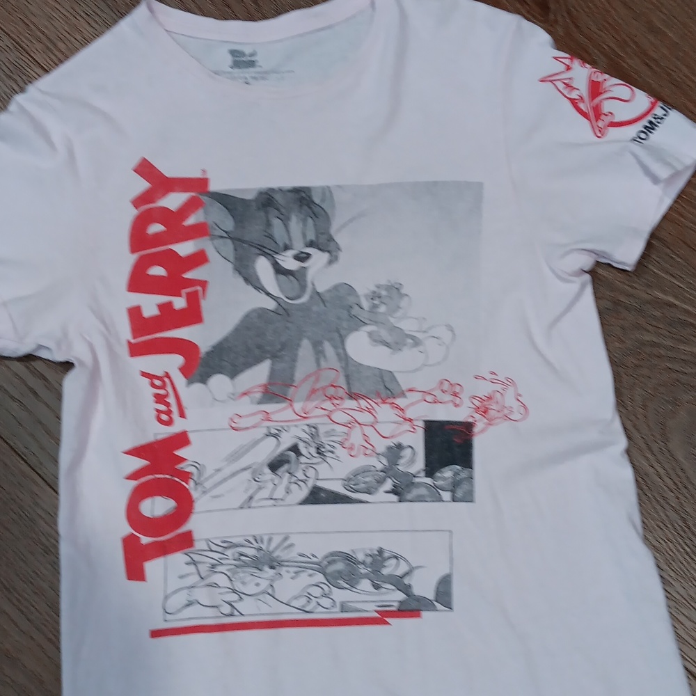 TOM AND JERRY tshirt.   #5435